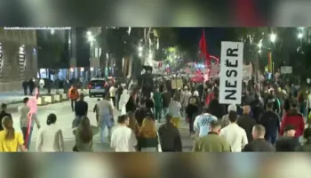 ‘Rama, jep dorëheqjen!’/ Përfundon protesta e 127-të qytetare, protestuesit: Nesër më shumë