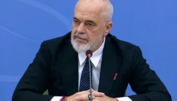 Rama kërcënon prindërit dhe studentët: Ju do të paguani faturën e djegies së Tiranës! Nuk ka më bursa…