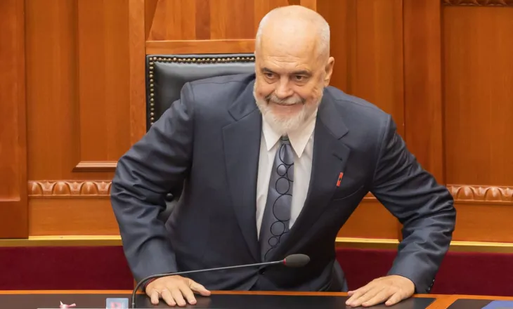 Rama mbledh deputetët dhe ministrat e PS pas përplasjeve për Territorialen