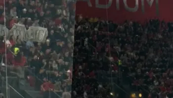 “Rama në burg, Berisha në burg”/ Banderola gjigante shfaqet në ‘Air Albania’, ndërhyn polici (VIDEO)