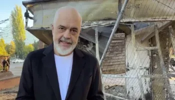 Rama në një nga kjoskat e djegura: Kjo flamë nuk është studentore, sapo afrohemi drejt BE, këtu plas flaka