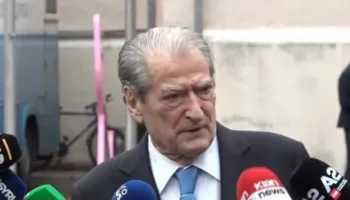 “Rama po u bën presion deputetëve të vet”- Berisha para Kuvendit: Do pengojmë votimin e Territoriales! Ai ka frikë se mos ndokush…