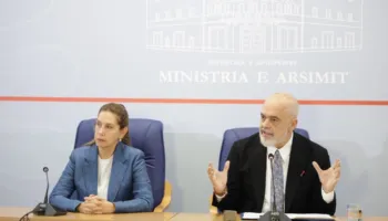 Rama porosi mësuesve: Shkruani ditarin e protestave, dokumentoni çfarë ndodhi