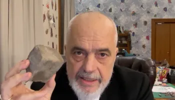 Rama sfidon studentët! Ul fondet për arsimin dhe shëndetësinë, paratë shkojnë për Ronët e Mbrojtjes