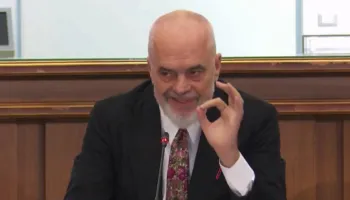 Rama sulmon përsëri studentët: Janë të verbër, i ka braktisur familja…
