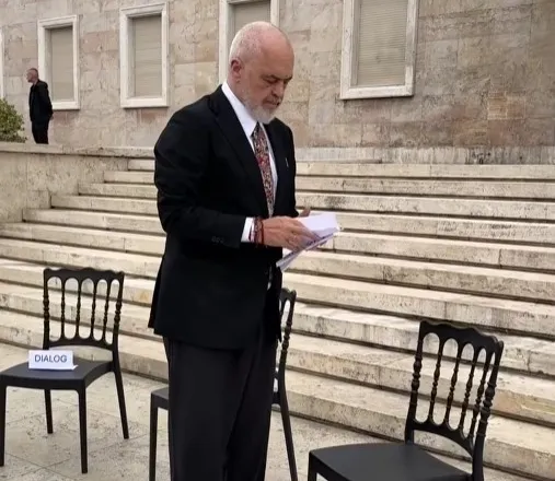 Rama vendos sërish “karriget e dialogut”: Dora ime është e shtrirë për këdo që mendon ndryshe