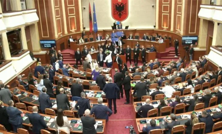 Reforma Territoriale merr 85 vota dhe miratohet, edhe Erion Braçe voton pro, paralajmëron sqarim…