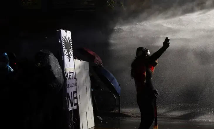 Reuters jehonë protestës në Tiranë: Studentët shqiptarë protestojnë për arsimin dhe vendet e punës