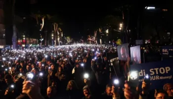 Reuters: Zyrtarizohen akuzat për korrupsion ndaj Ballukut, skandali ushqen protestat kundër Ramës