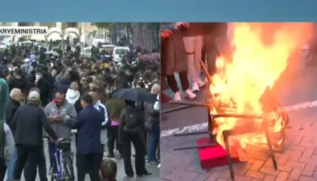 Revolta e rinisë/ I thyen karriget e ‘dialogut’, Rama ndërron stil propagandë – Nxjerr tavolinë guri para zyrës