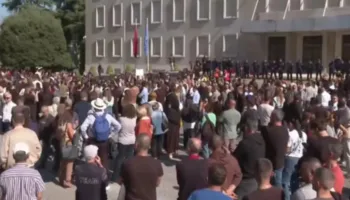 Revolta kundër Edi Ramës/ Sot në orën 10:00 pedagogët protestojnë sërish në mbështetje të të rinjve