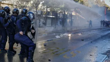 Revolta studentore në Tiranë/ Washington Post: Protestat kundër qeverisë vazhdojnë edhe ditën e tetë, kërkohet largimi i Ramës