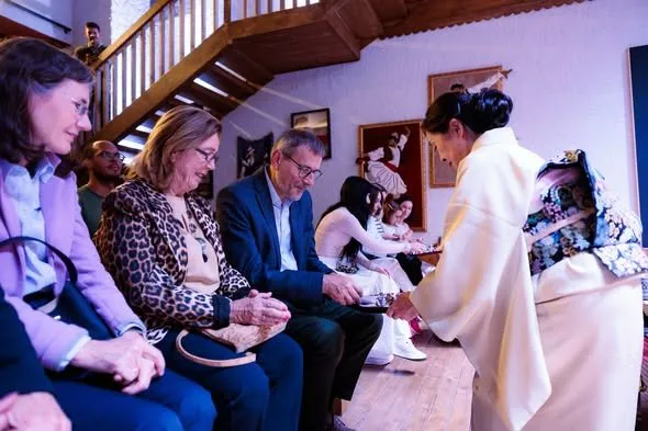 Rituali i çajit japonez sjell në Tiranë një filozofi të harmonisë dhe qetësisë