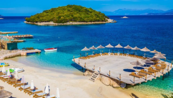 Riviera Shqiptare në vëmendjen e medias amerikane: Alternativa që rivalizon Santorinin
