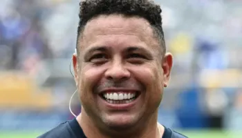 Ronaldo nga ceremonia e “Topit të Artë”: Gjenerata jonë si futbollistë ishte e jashtëzakonshme
