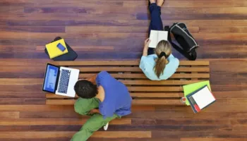 Rreth 1.3 mijë studentë të huaj në universitetet shqiptare, kryesojnë italianët dhe indianët