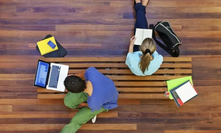 Rreth 1.3 mijë studentë të huaj në universitetet shqiptare, kryesojnë italianët dhe indianët