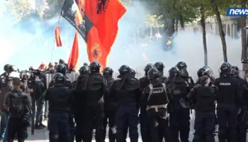 Rreth 1 mijë pedagogë, akademike firmosin peticionin ne mbeshtetje te studenteve: Rama të dorëhiqet, të ndalet dhuna policore ndaj studentëve