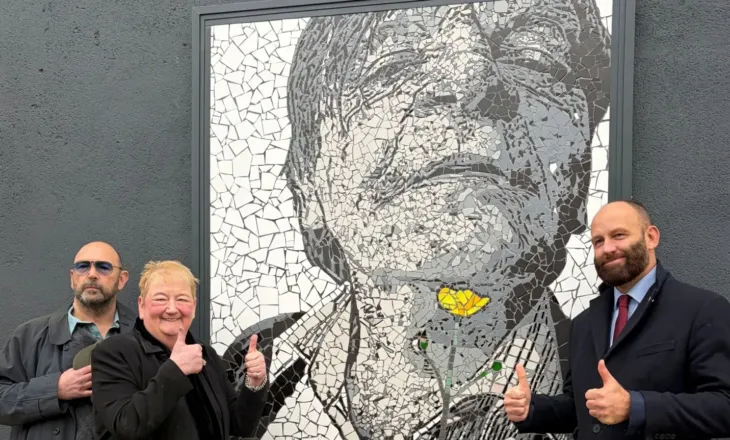 Salford nderon Mark E. Smith me një mural kushtuar trashëgimisë së tij muzikore