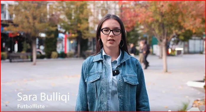 Sara Bulliqi, futbollistja 17-vjeçare që po frymëzon të rinjtë me historinë e saj