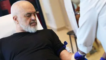 “Së bashku për jetën”/ Rama dhe administrata dhurojnë gjak