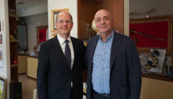 Sekretari i Përgjithshëm i FIBA në Tiranë, takim me Presidentin e FSHB Avni Ponari