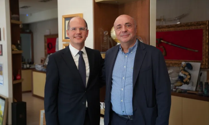Sekretari i Përgjithshëm i FIBA në Tiranë, takim me Presidentin e FSHB Avni Ponari