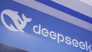 SHBA ndalon përdorimin e DeepSeek në agjencitë qeveritare, thellohet përçarja e AI me Kinën