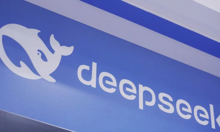 SHBA ndalon përdorimin e DeepSeek në agjencitë qeveritare, thellohet përçarja e AI me Kinën