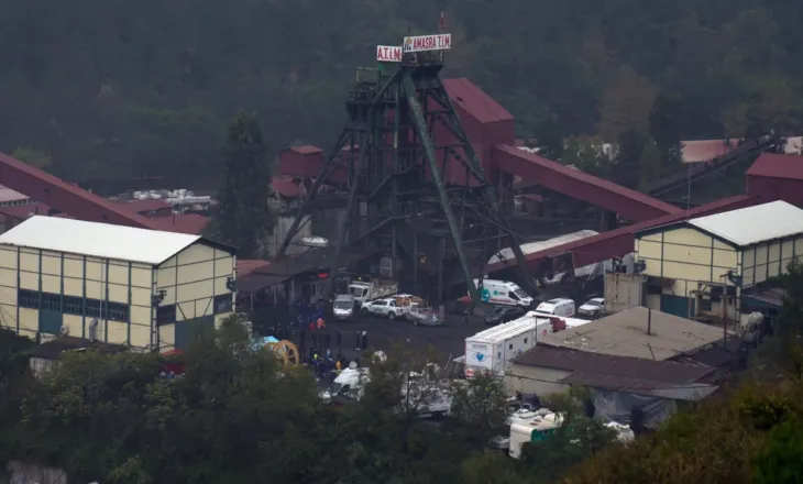 Shembet një minierë në Turqi, humbin jetën 5 persona –