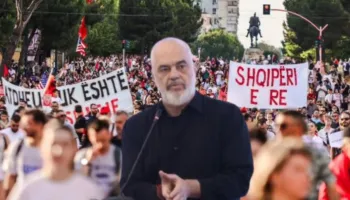 SHËNIM / Kujt t’ia japë dorëheqjen Rama?