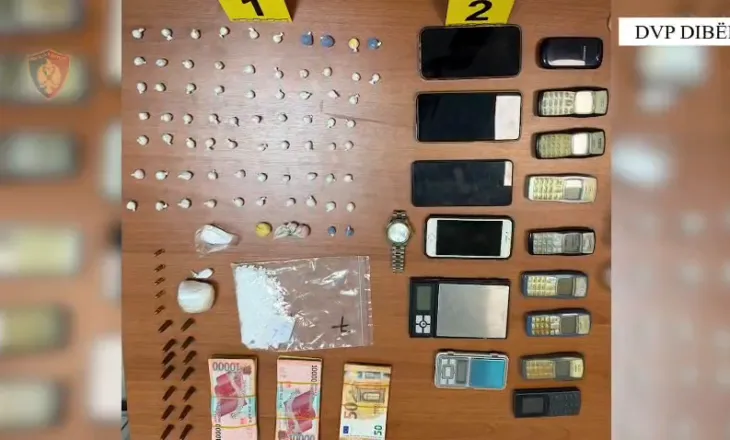 Shisnin kokainë në Burrel, arrestohen 3 persona, sekuestrohen drogë dhe fishekë
