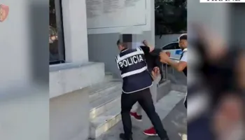Shitja e drogës pranë shkollave, arrestohet 26-vjeçari! Të riut i sekuestrohet kokainë dhe një thikë