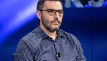 SHKERMOQJA/ ARLIND QORI: NA DUHET NJE KRYEMINISTER SI ALBIN KURTI