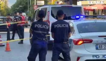 Shkodër: Njëri shkon në kalçeto për të vrarë të riun, 2 të tjerë kanosin me armë e dhunojnë 38-vjeçarin në lokal