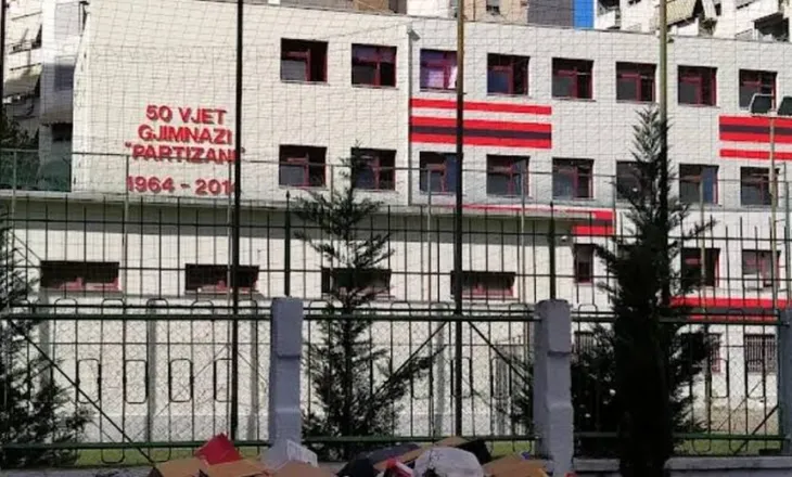 Shkollat thërrasin urgjentisht prindërit pas largimit të nxënësve për protestë