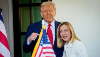 Shkrihen “akujt”: Donald Trump “tërhiqet” pas sulmeve: Girogia Meloni gjithmonë më ka pëlqyer!
