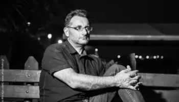 Shkrimtari qipriot Emilios Solomou në “Tirana Gate 2026”: “Mbaje frymën”,një roman mbi kujtesën dhe fajin kolektiv