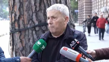 Shkulja e pllakës së Aleks Nikës / Xhaxhai i tij mes dhimbjes: Nuk dimë kush e hoqi, por dimë kush e vrau!