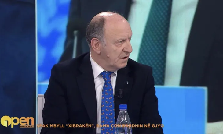 Shkulja e pllakës së Ziver Veizit në protestë, Leka: Berisha prej 35 vitesh peng i dhunës dhe pushtetit!