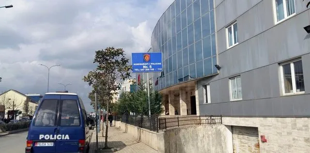 Shpërthim me lëndë plasëse në banesën e 55-vjeçarit, dëmtohet muri rrethues dhe një automjet