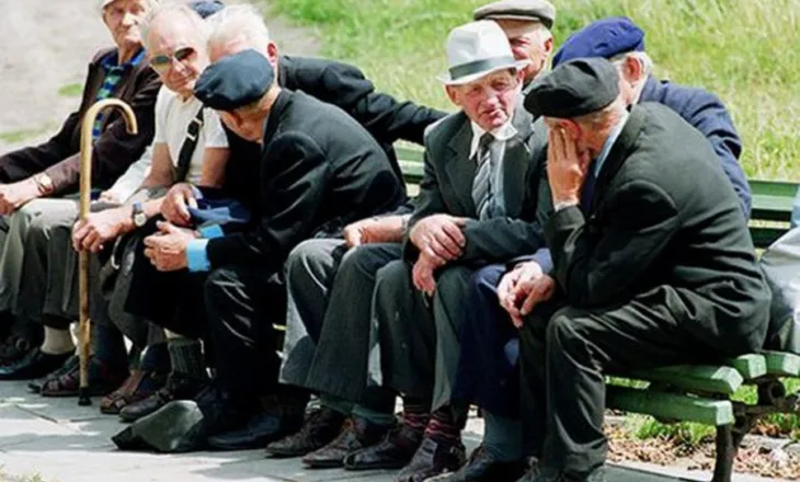 Shqipëria plaket, fatura shtohet: Një në tre lekë për mbrojtjen sociale vitin e ardhshëm!