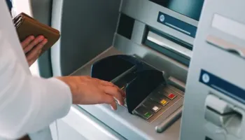 Shqiptarët zhyten në varfëri! Mbi 1 milionë llogari bankare kanë pothuajse 0 lekë brenda