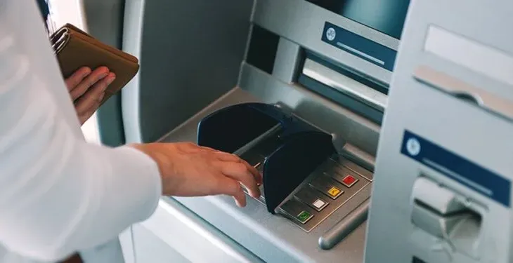 Shqiptarët zhyten në varfëri! Mbi 1 milionë llogari bankare kanë pothuajse 0 lekë brenda