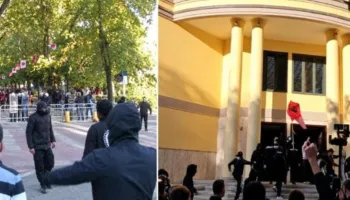Shqyejnë dyert, protestuesit mësyjnë në Ministrinë e Ekonomisë, ndërhyn policia (VIDEO)