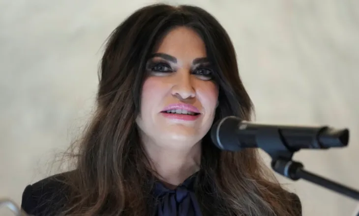 Shtëpia e Bardhë i kërkon Kimberly Guilfoyle të japë dorëheqjen nga posti i ambasadores në Greqi