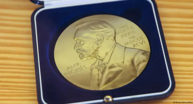 Si jepet Çmimi Nobel i Letërsisë: një vështrim pas perdeve