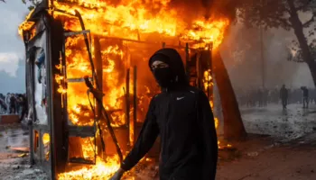 Si u përshkallëzuan protestat e nxënësve francezë për shkollat në trazira mbarëkombëtare