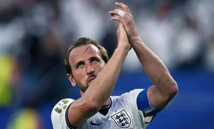 Sir Harry Kane? Fituesi i “Topit të Artë” bën shaka: “Sigurisht që nuk do të thoja jo…”