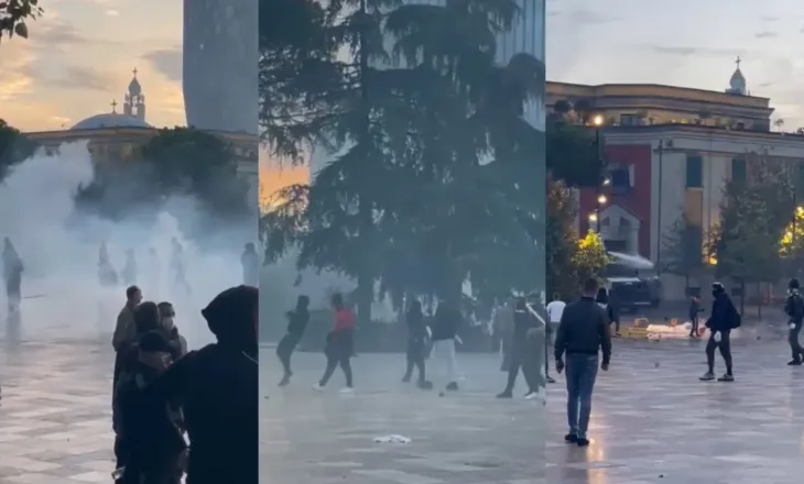 Situatë e tensionuar/ Përplasje mes policisë dhe protestuesve në sheshin Skënderbej, “breshëri” fishekzjarrësh në drejtim të efektivëve